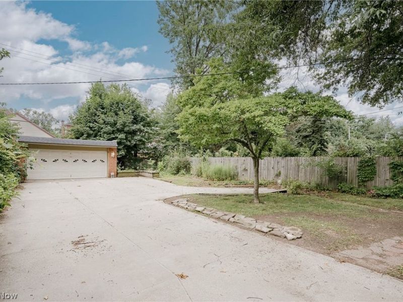 10906 Ashbury Avenue, Cleveland, OH 44106 Photo 42