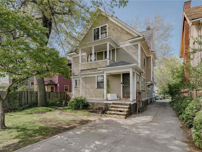 10906 Ashbury Avenue, Cleveland, OH 44106 Photo 5