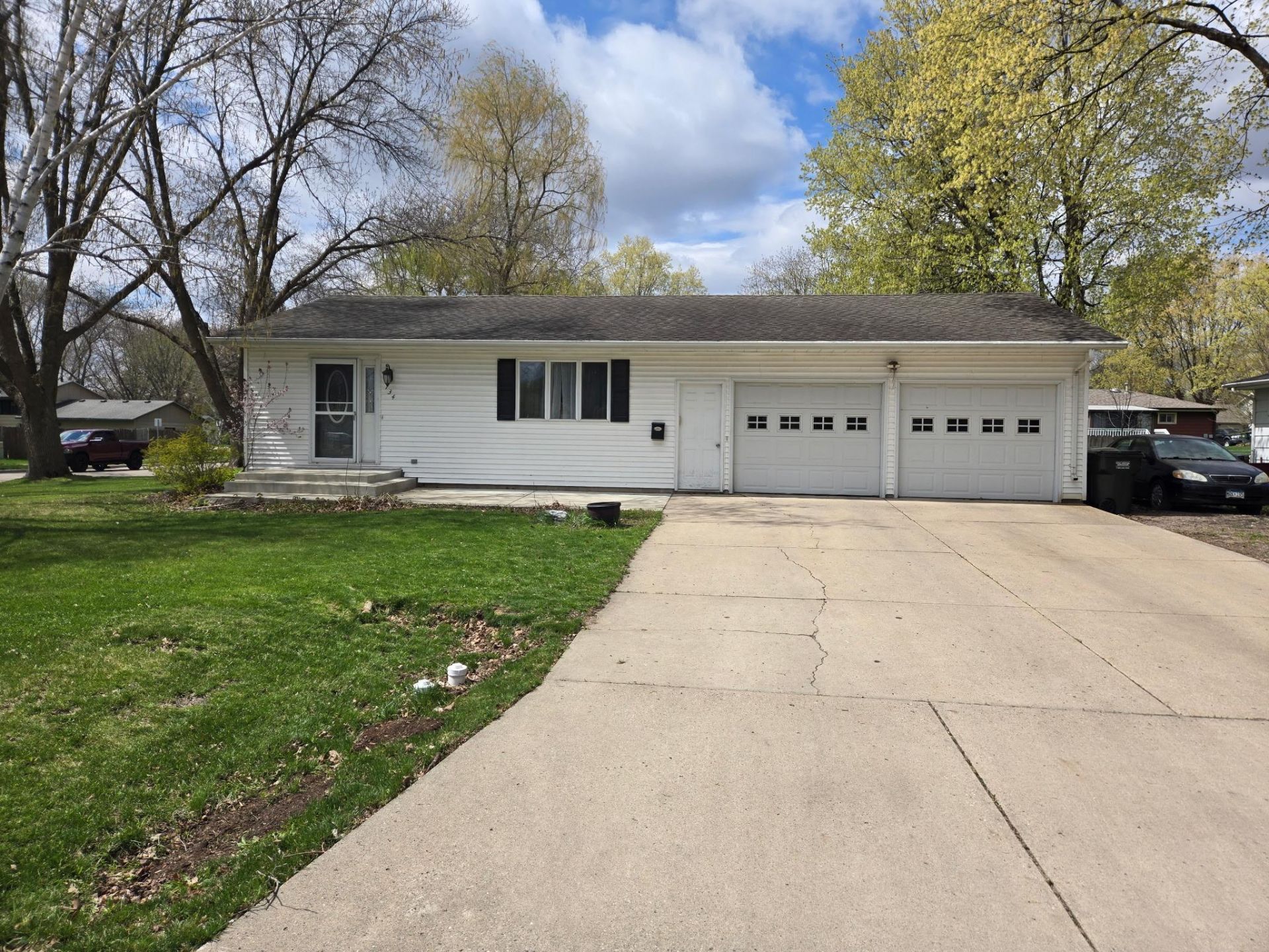734 Merrill Street SW, Hutchinson, MN 55350