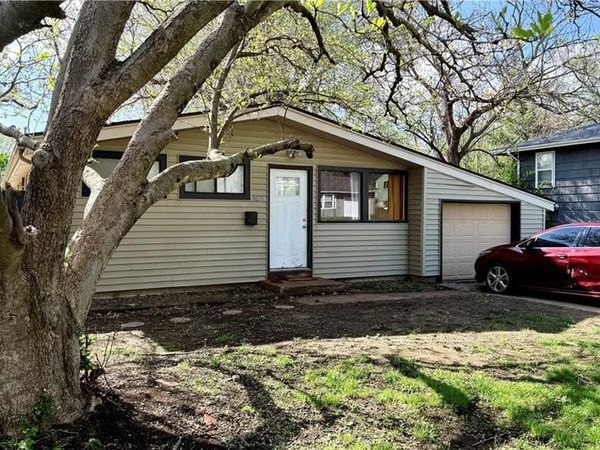 8620 Winchester Avenue, Kansas City, MO 64138