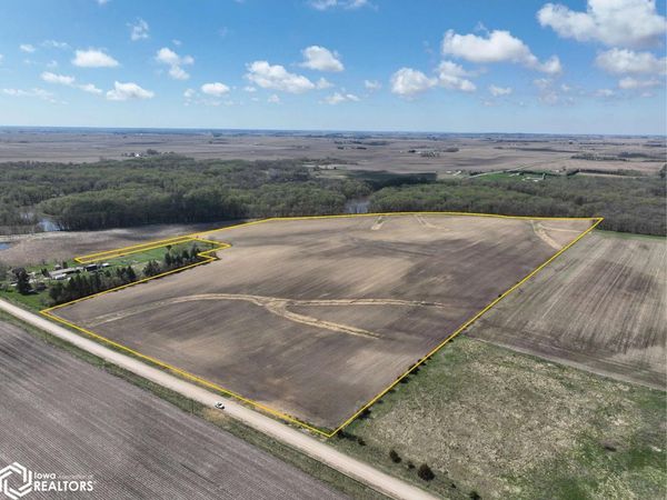 Stewart Avenue, Coggon, IA 52218