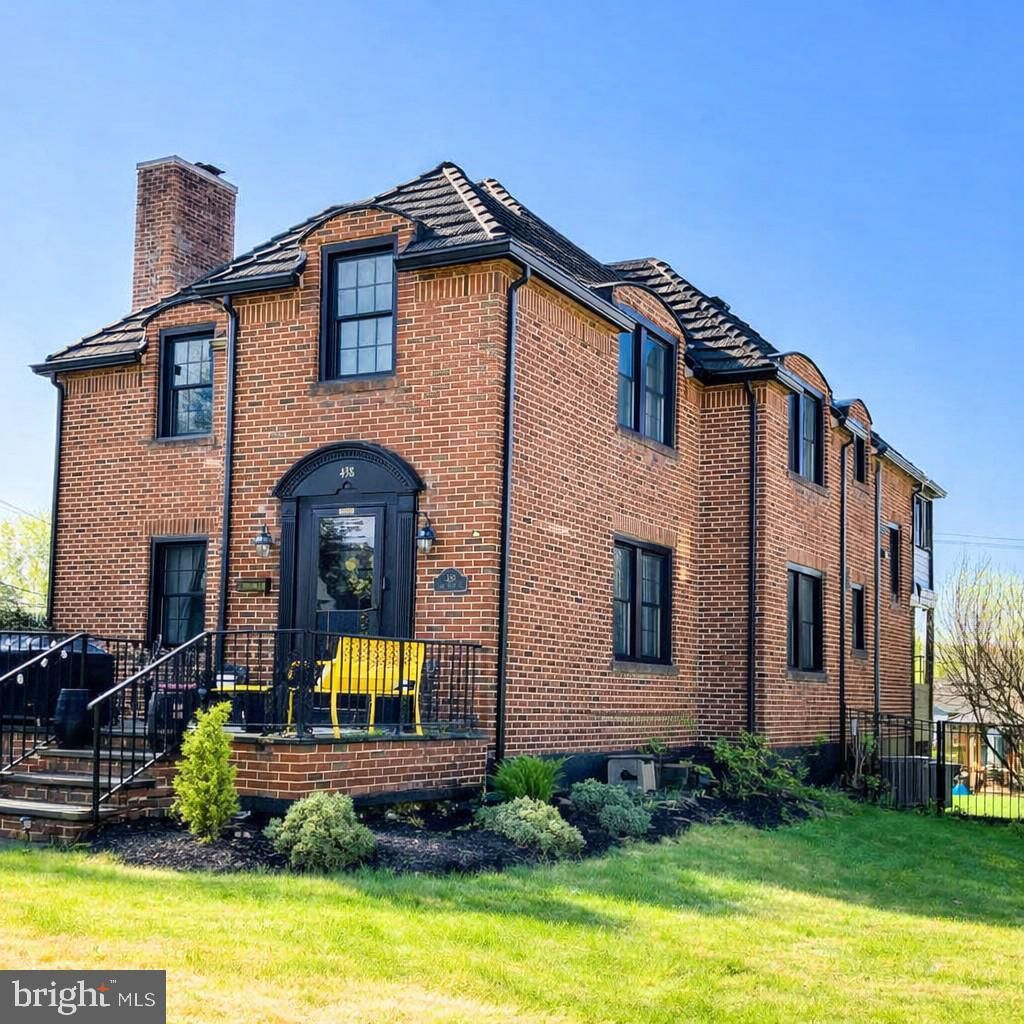 438 E CURTIN STREET, BELLEFONTE, PA 16823