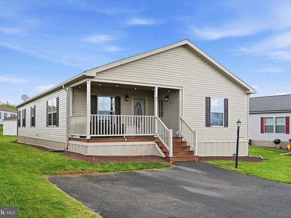 47 MAKENNA AVENUE, NEW HOLLAND, PA 17557
