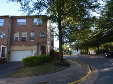 2946 SAXON FLOWERS DRIVE , FAIRFAX, VA 22031