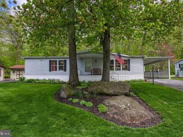 36 MAPLE AVENUE, MANHEIM, PA 17545