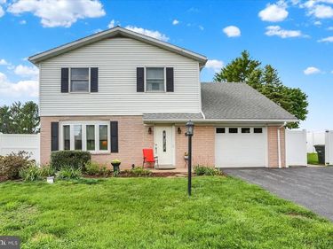 1100 BUTTER ROAD, DOVER, PA 17315