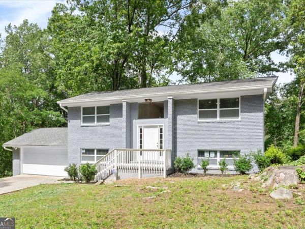 495 Larchmont Circle NW, Atlanta, GA 30318