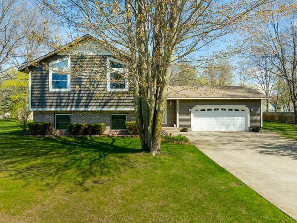 3382 Sunset Drive, Muskegon, MI 49444