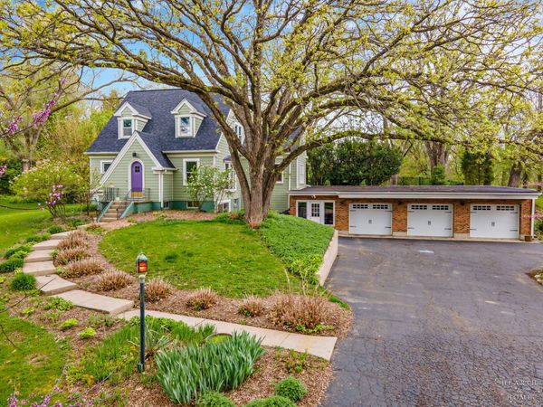 6710 Hillside Road , Crystal Lake, IL 60012