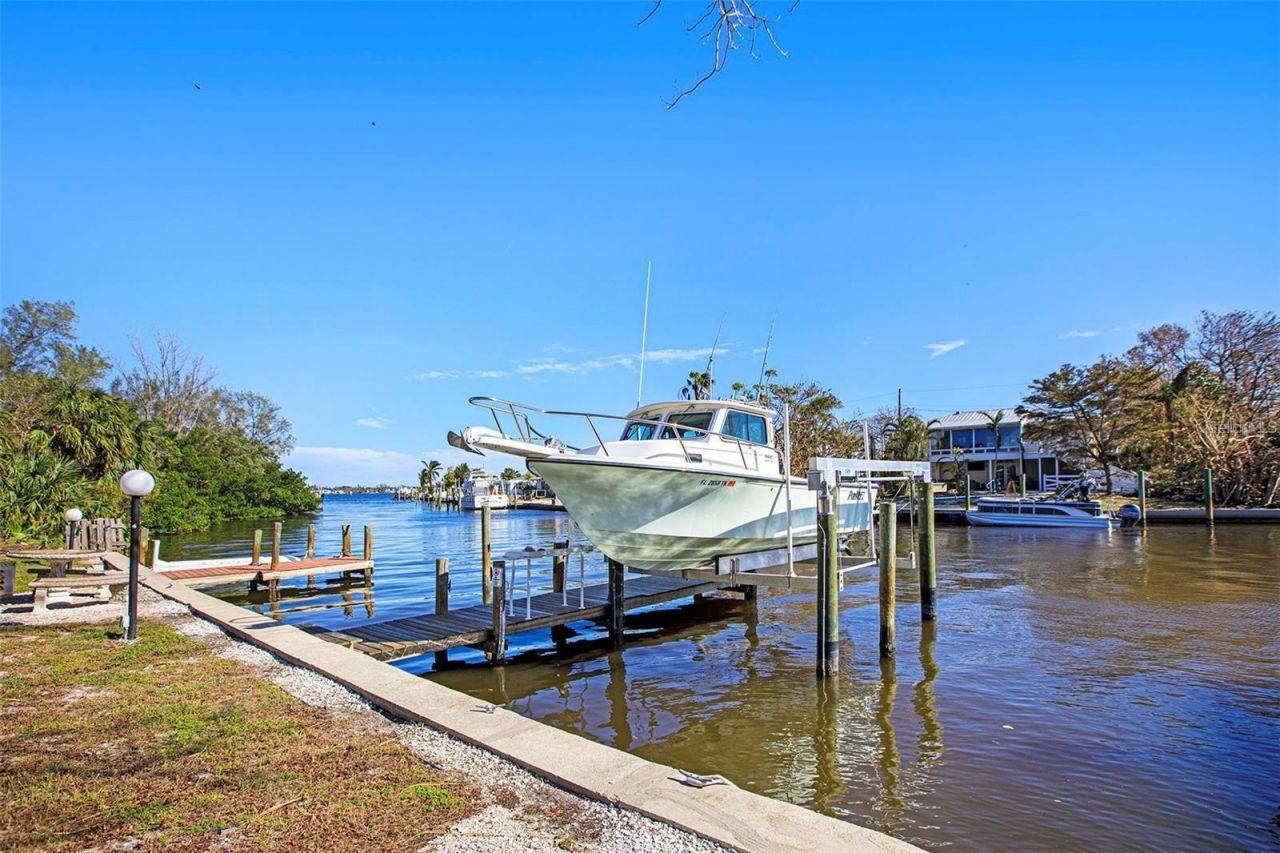 10215 Manatee Avenue W, Unit 7, Bradenton, FL 34209 Photo
