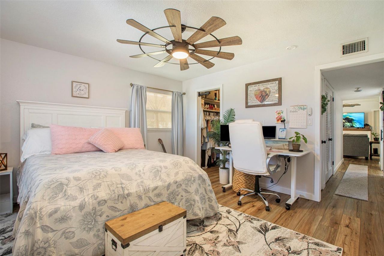 10215 Manatee Avenue W, Unit 7, Bradenton, FL 34209 Photo