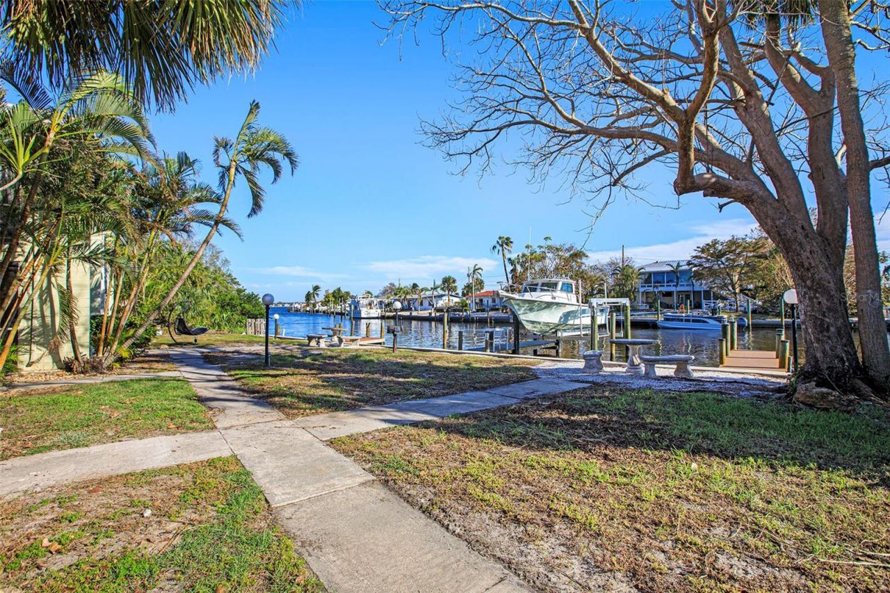 10215 Manatee Avenue W, Unit 7, Bradenton, FL 34209 Photo