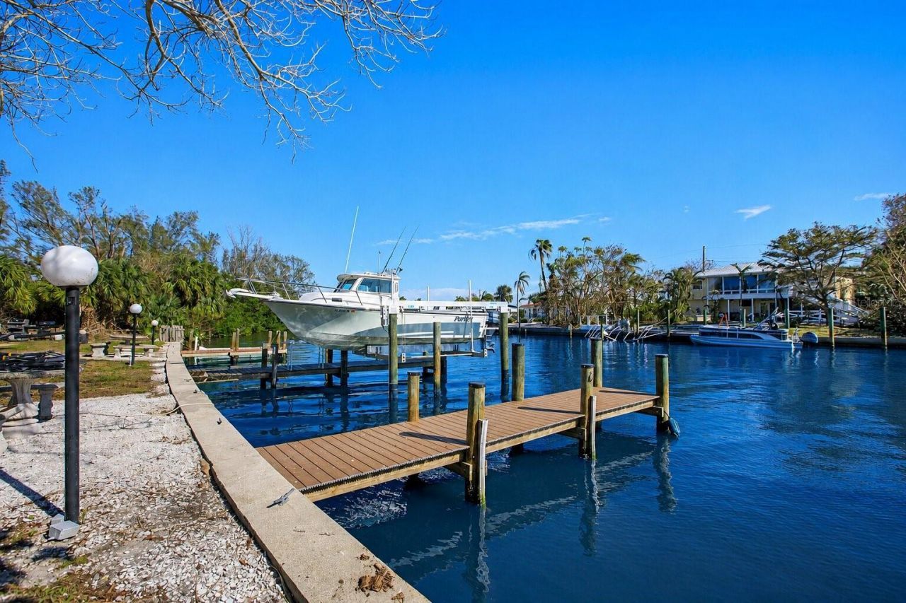 10215 Manatee Avenue W, Unit 7, Bradenton, FL 34209 Photo
