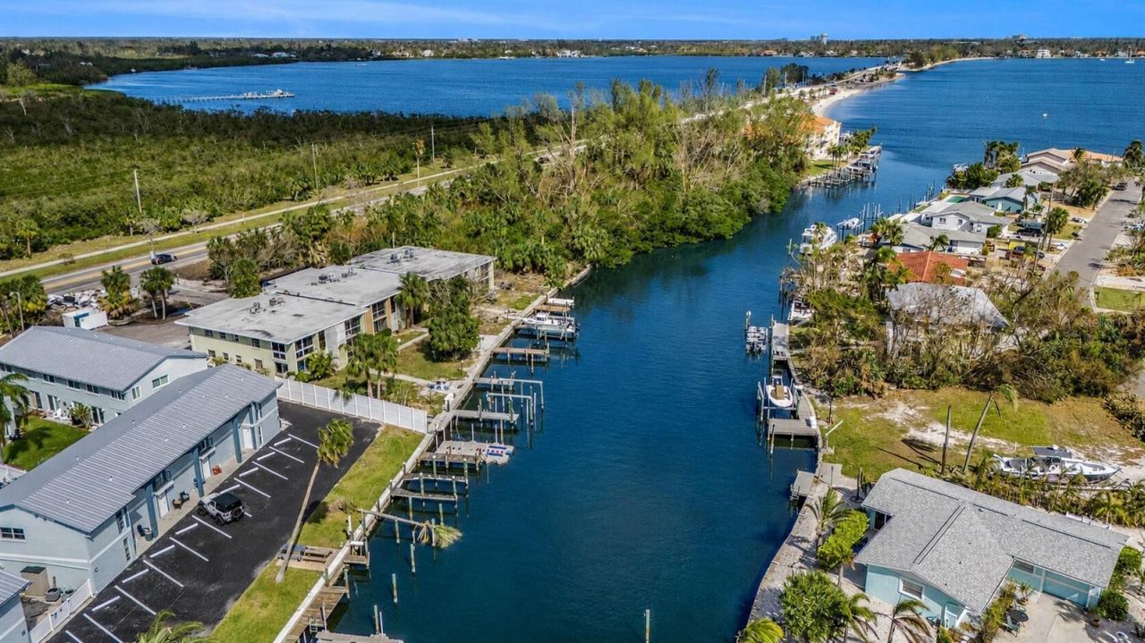 10215 Manatee Avenue W, Unit 7, Bradenton, FL 34209 Photo