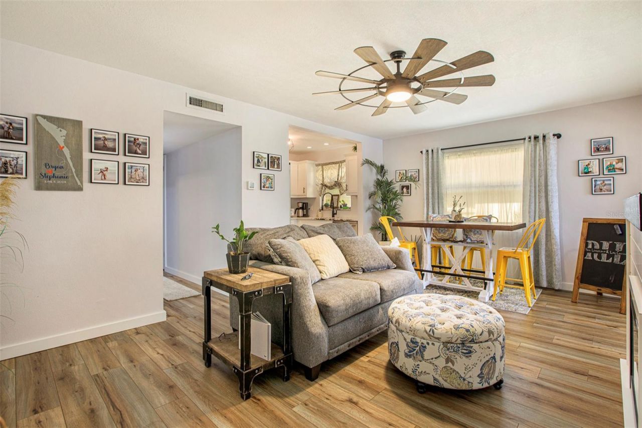 10215 Manatee Avenue W, Unit 7, Bradenton, FL 34209 Photo