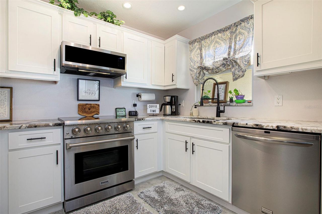 10215 Manatee Avenue W, Unit 7, Bradenton, FL 34209 Photo