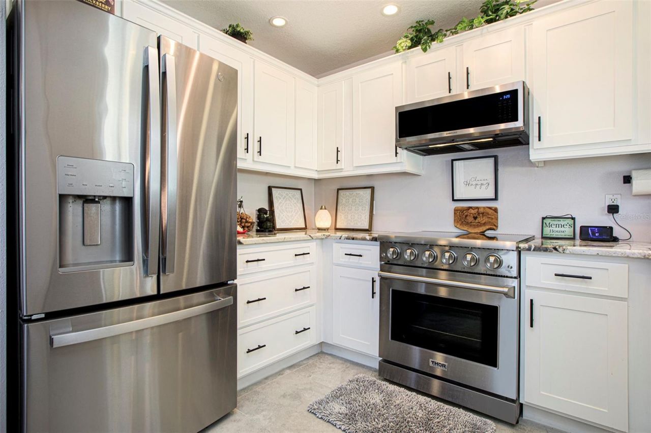 10215 Manatee Avenue W, Unit 7, Bradenton, FL 34209 Photo