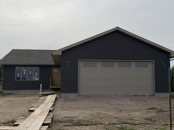  1709 S Miller Ave, Mitchell, SD 57301