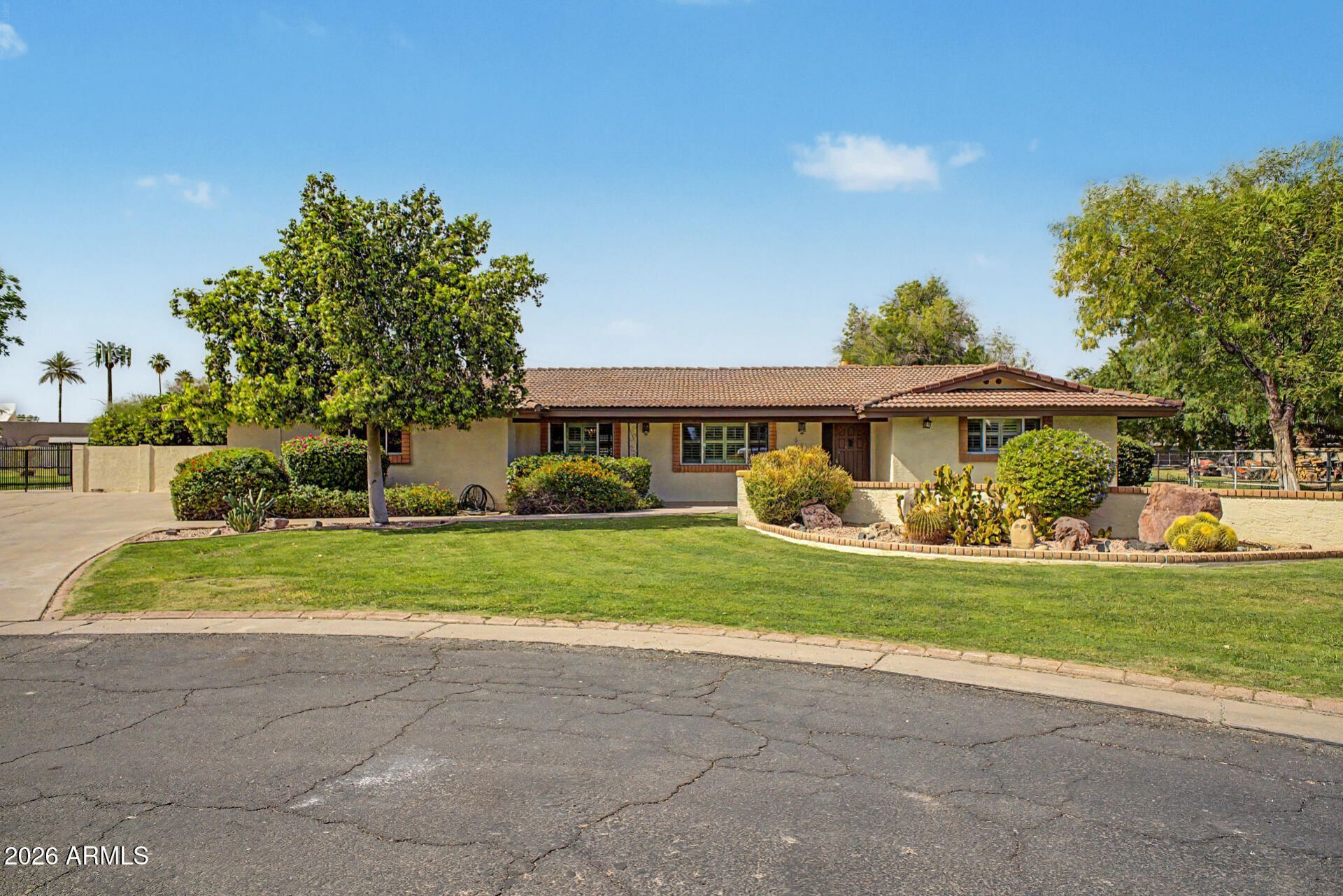 618 E Harwell Road, Gilbert, AZ 85234 Main Photo