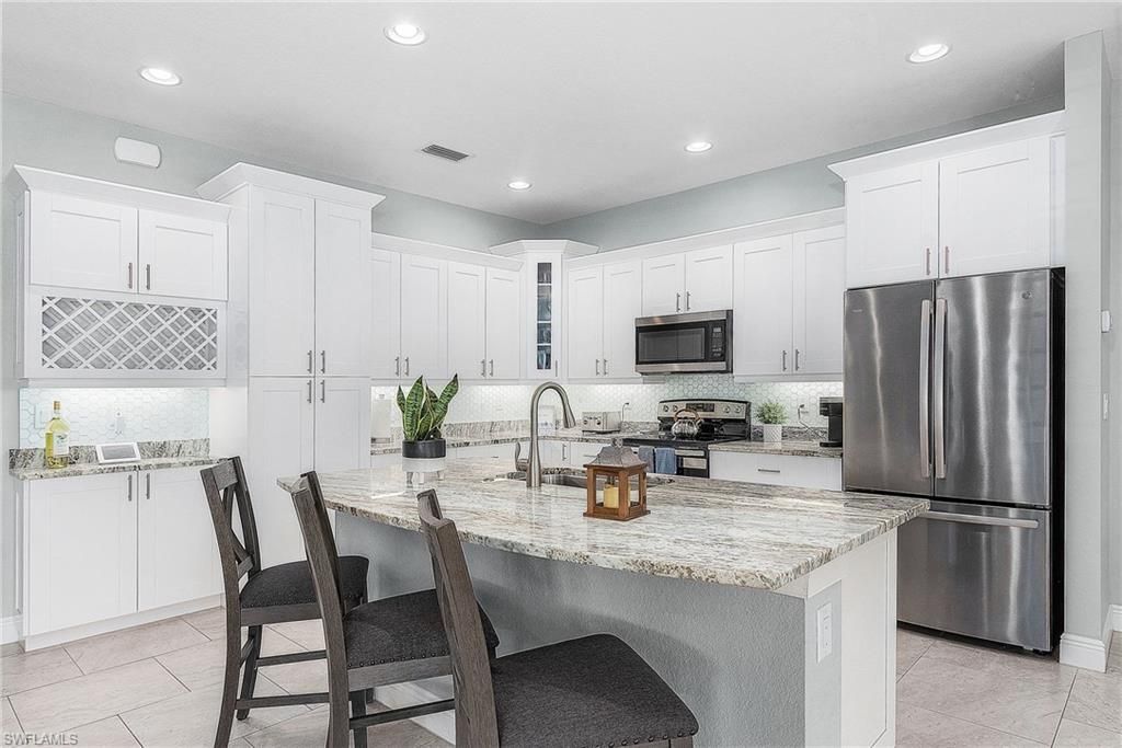 1702 SE 1st Ter, Cape Coral, FL 33990 Photo