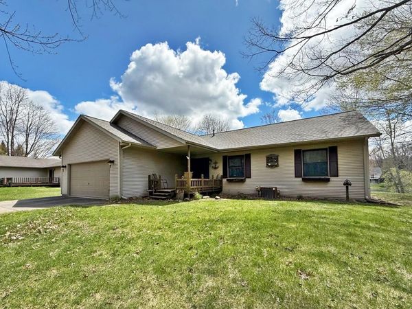 8917 Longview Drive, Canadian Lakes, MI 49346