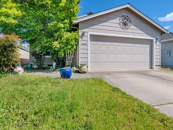 436 St Clair Way, Eagle Point, OR 97524