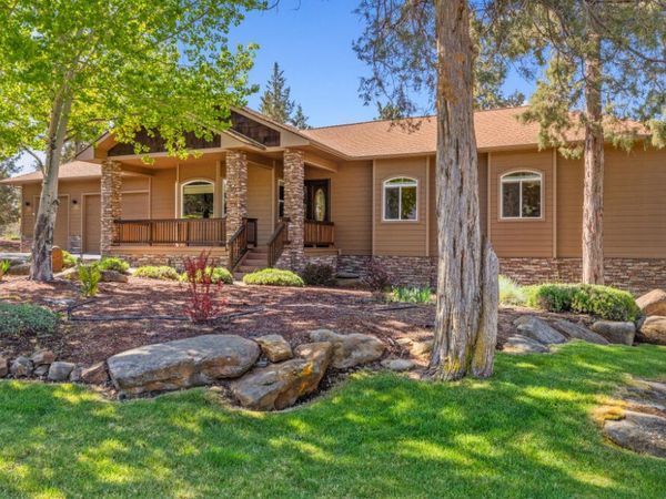 6352 Sanderling Road, Klamath Falls, OR 97601