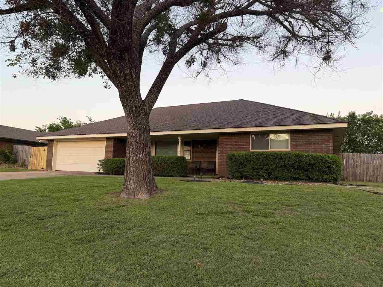 14 SE Camelot Dr., Lawton, OK 73501 Main Photo
