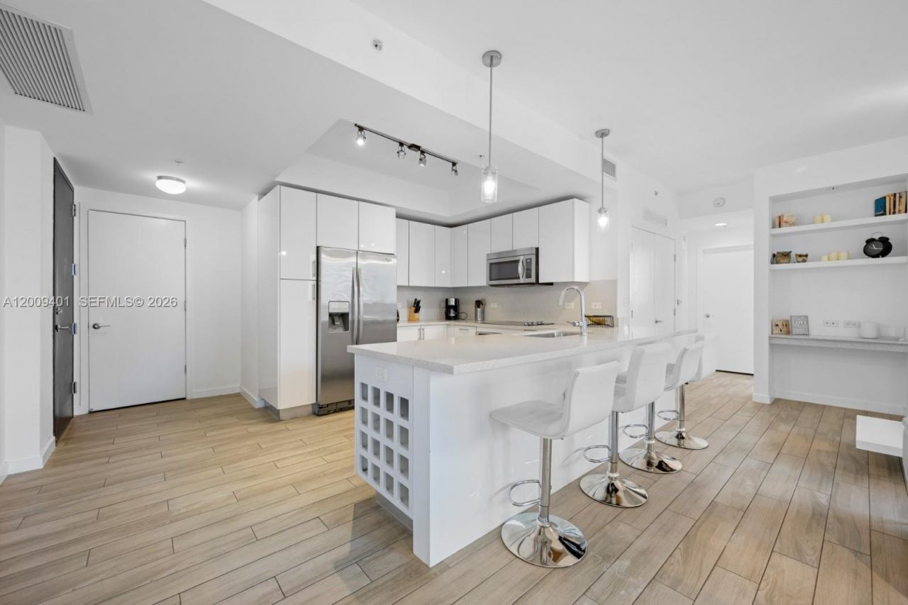 999 SW 1st Ave , Unit 1514, Miami, FL 33130 Photo
