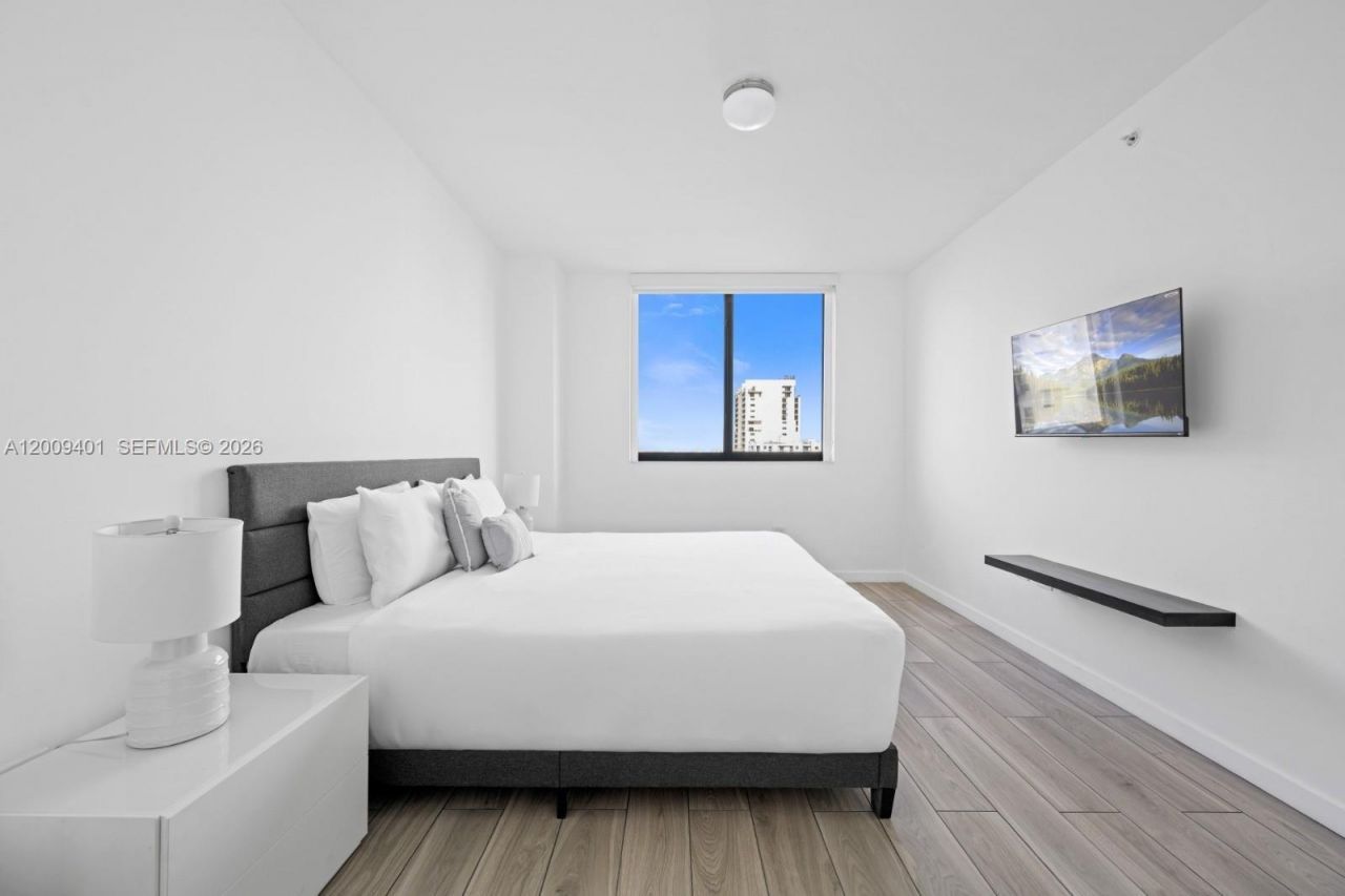 999 SW 1st Ave , Unit 1514, Miami, FL 33130 Photo