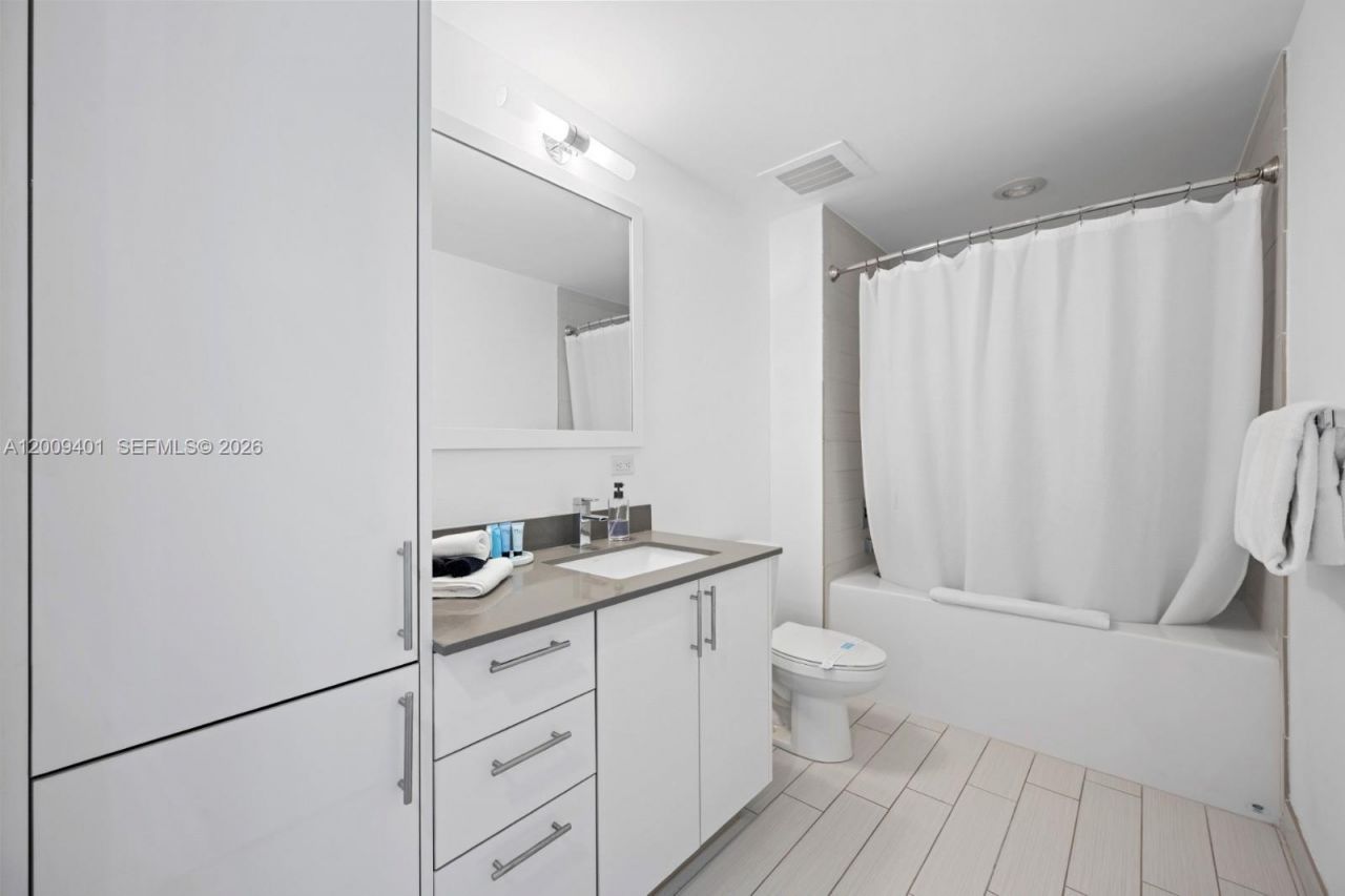 999 SW 1st Ave , Unit 1514, Miami, FL 33130 Photo