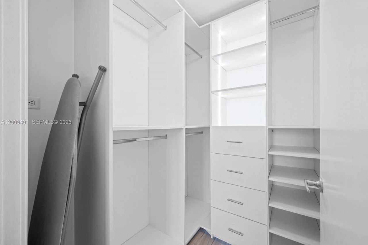 999 SW 1st Ave , Unit 1514, Miami, FL 33130 Photo