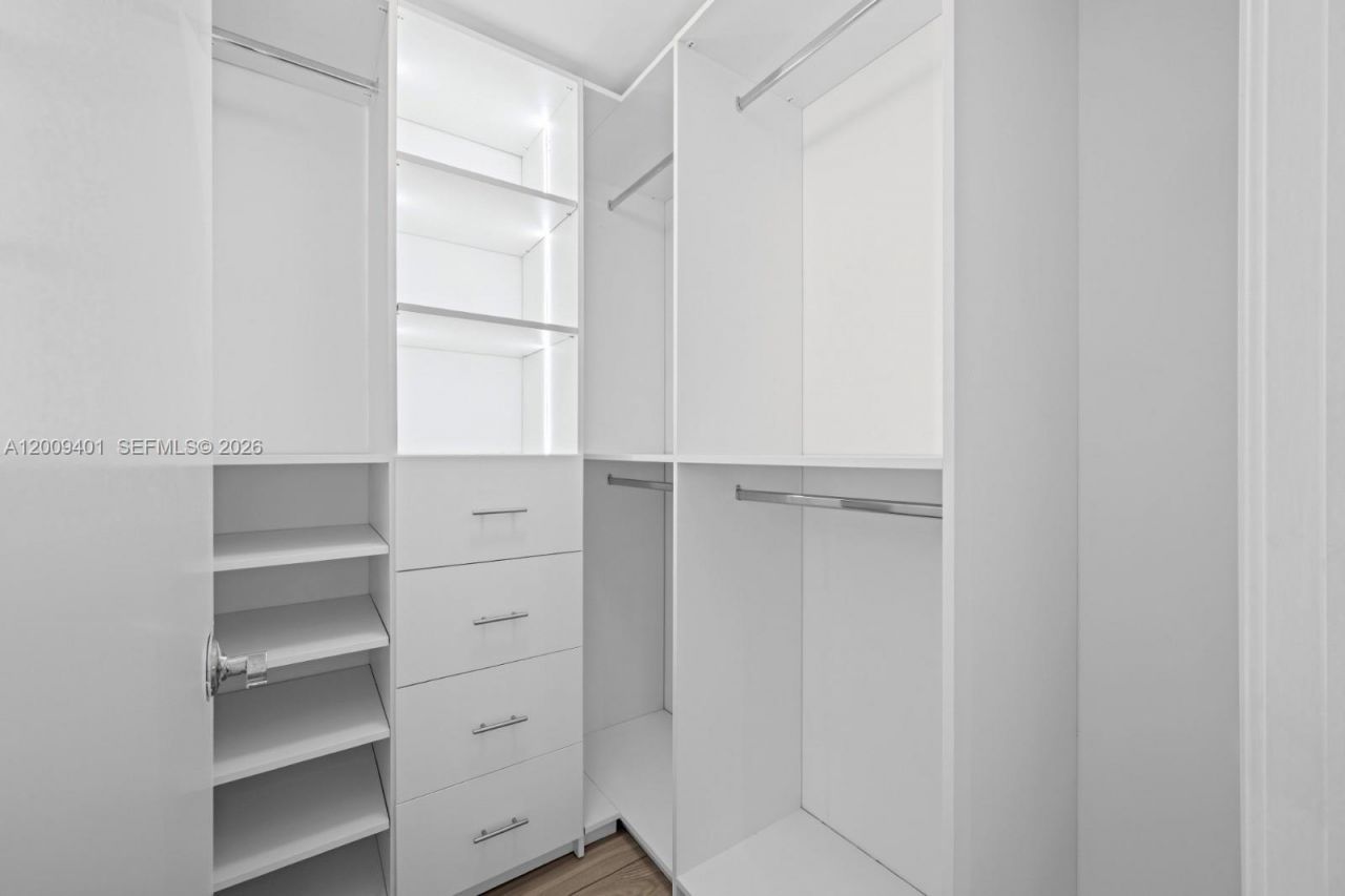 999 SW 1st Ave , Unit 1514, Miami, FL 33130 Photo