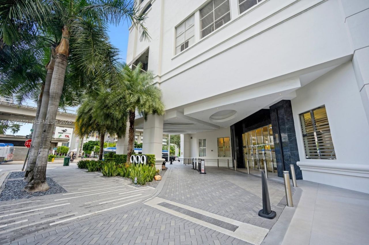 999 SW 1st Ave , Unit 1514, Miami, FL 33130 Photo
