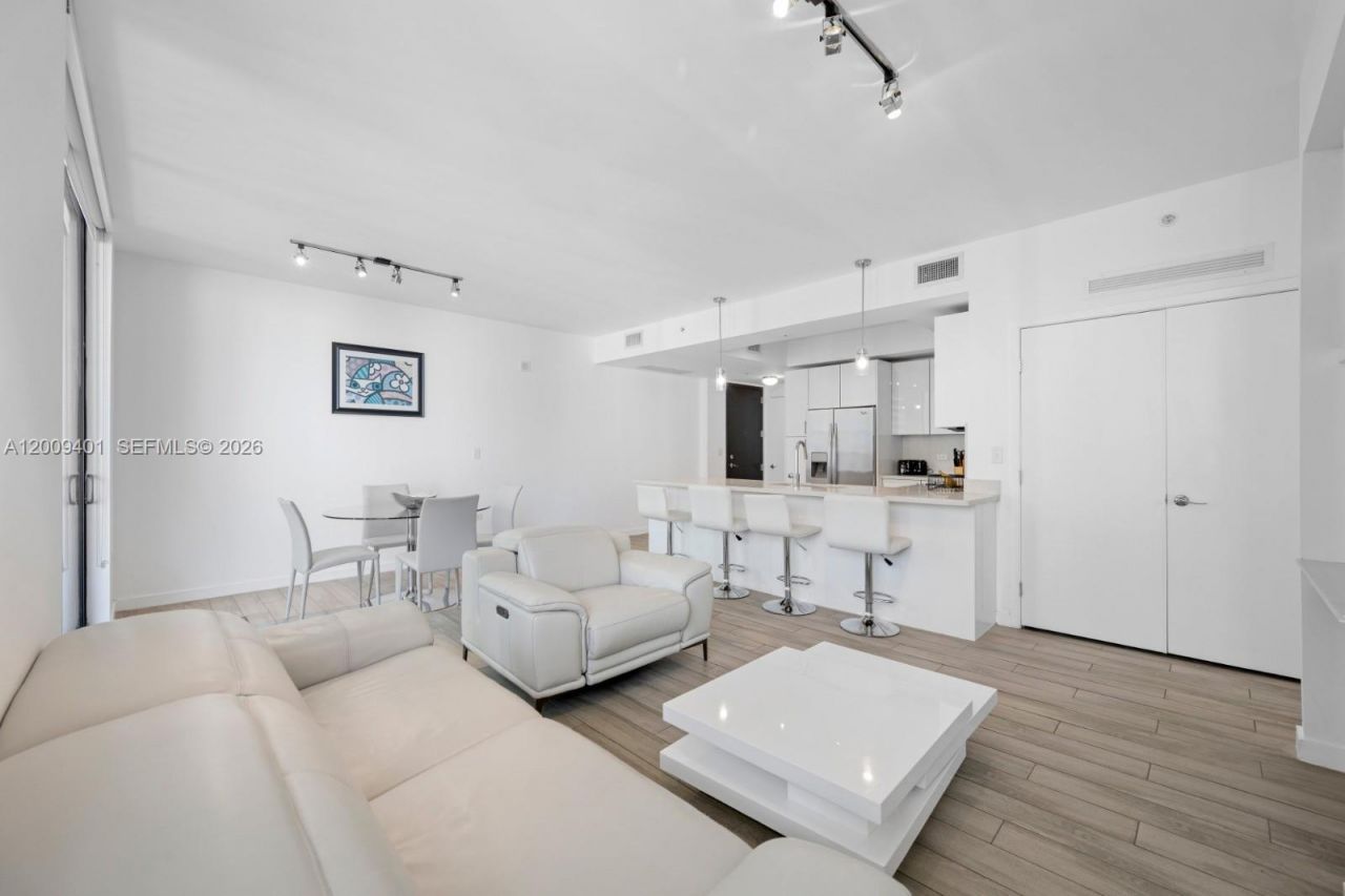 999 SW 1st Ave , Unit 1514, Miami, FL 33130 Photo