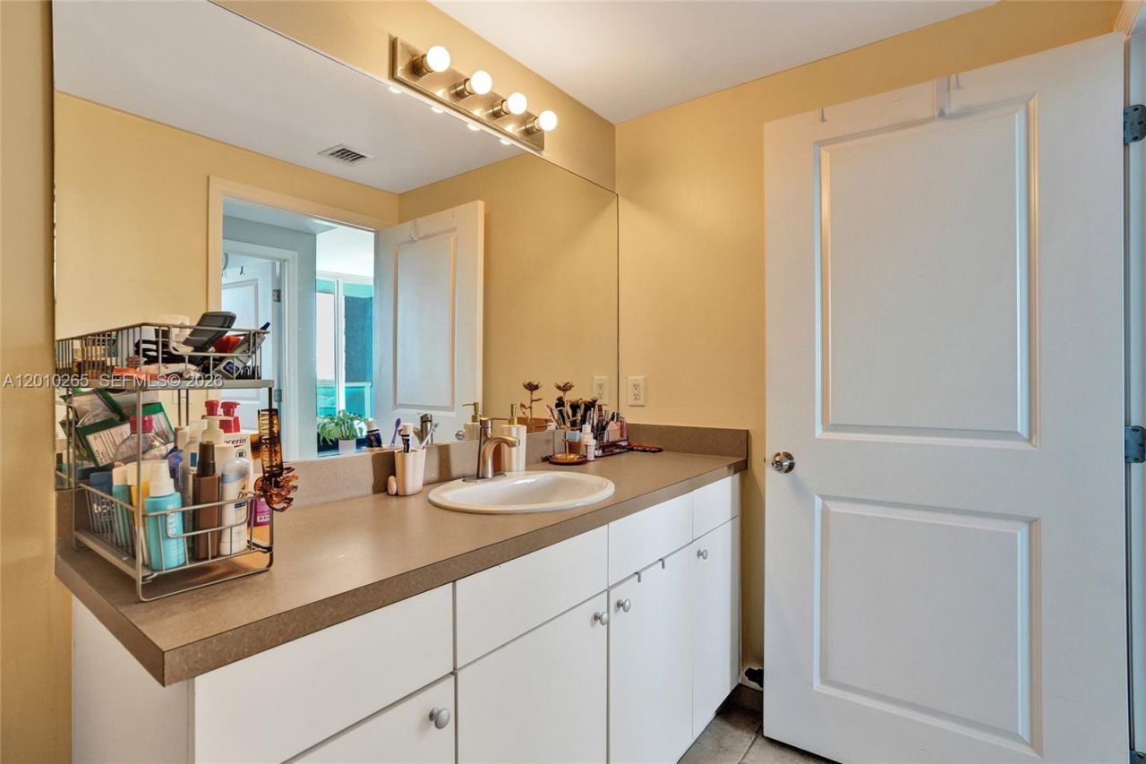1250 S Miami Ave , Unit 2103, Miami, FL 33130 Photo