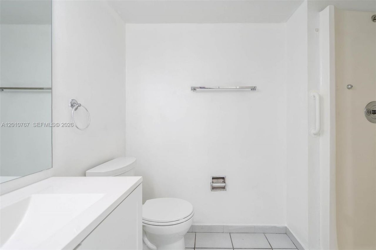 9431 Fontainebleau Blvd, Unit 112, Miami, FL 33172 Photo