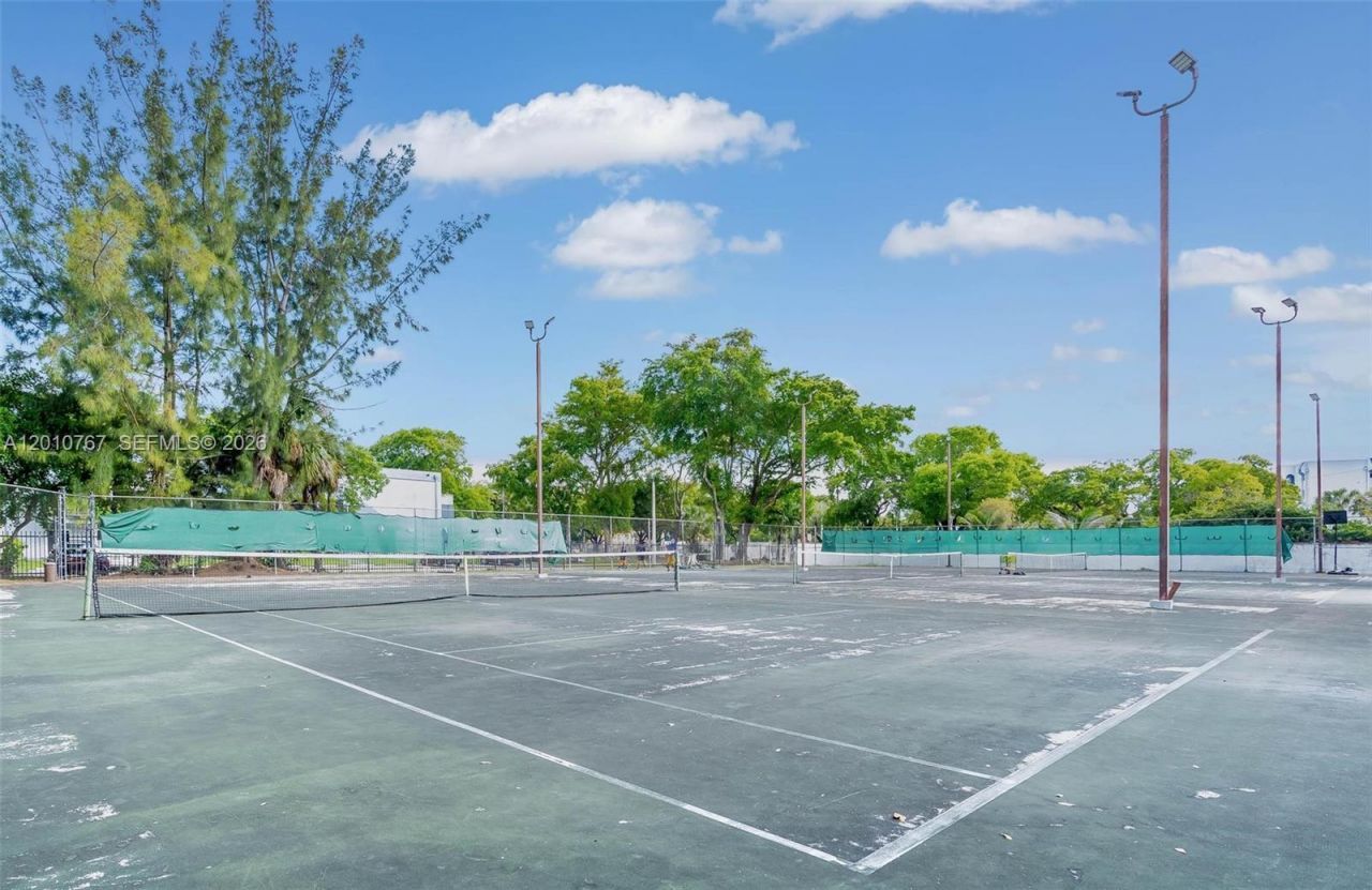 9431 Fontainebleau Blvd, Unit 112, Miami, FL 33172 Photo