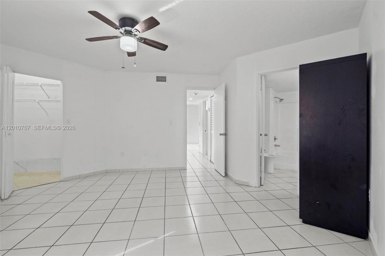 9431 Fontainebleau Blvd, Unit 112, Miami, FL 33172 Photo