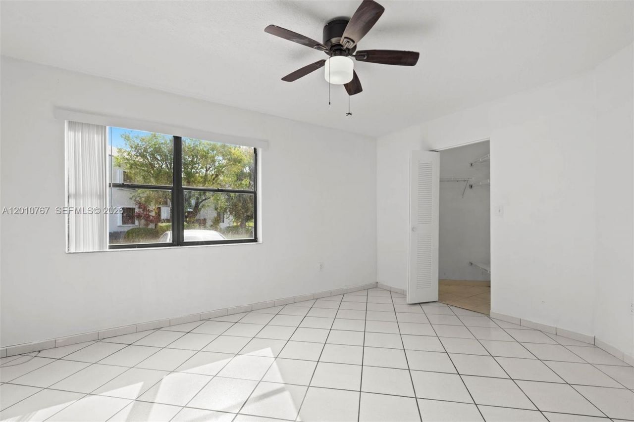 9431 Fontainebleau Blvd, Unit 112, Miami, FL 33172 Photo