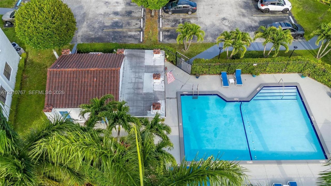 9431 Fontainebleau Blvd, Unit 112, Miami, FL 33172 Photo