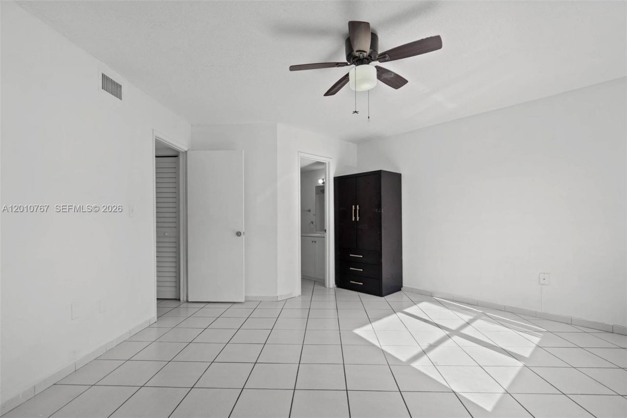9431 Fontainebleau Blvd, Unit 112, Miami, FL 33172 Photo