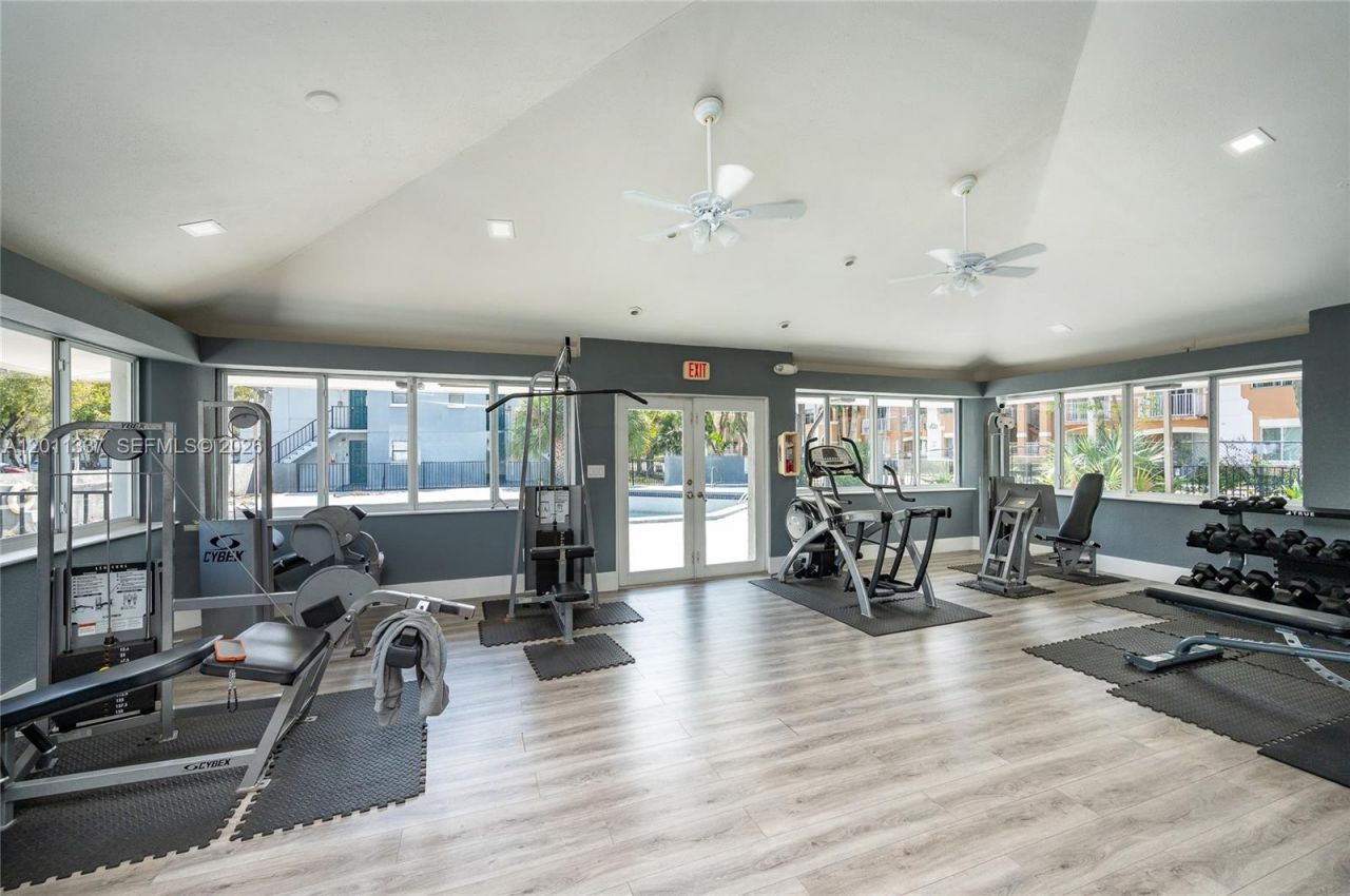 7095 NW 179th St , Unit 110, Hialeah, FL 33015 Photo