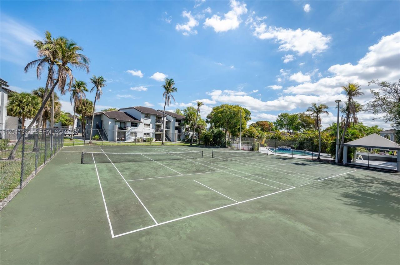 7095 NW 179th St , Unit 110, Hialeah, FL 33015 Photo