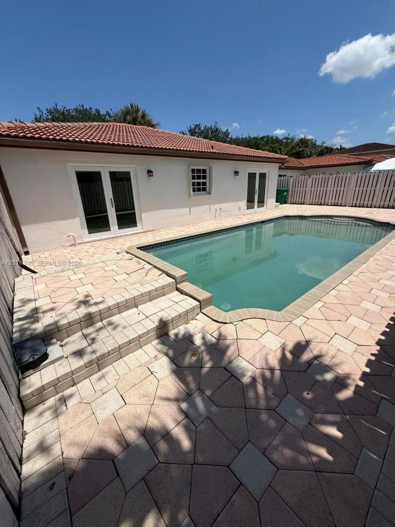 9130 NW 193rd St , Unit 9130, Hialeah, FL 33018 Photo