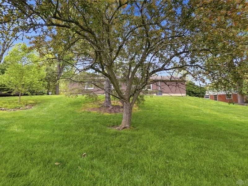 2193 Regent Park Drive, Bellbrook, OH 45305 Photo 29