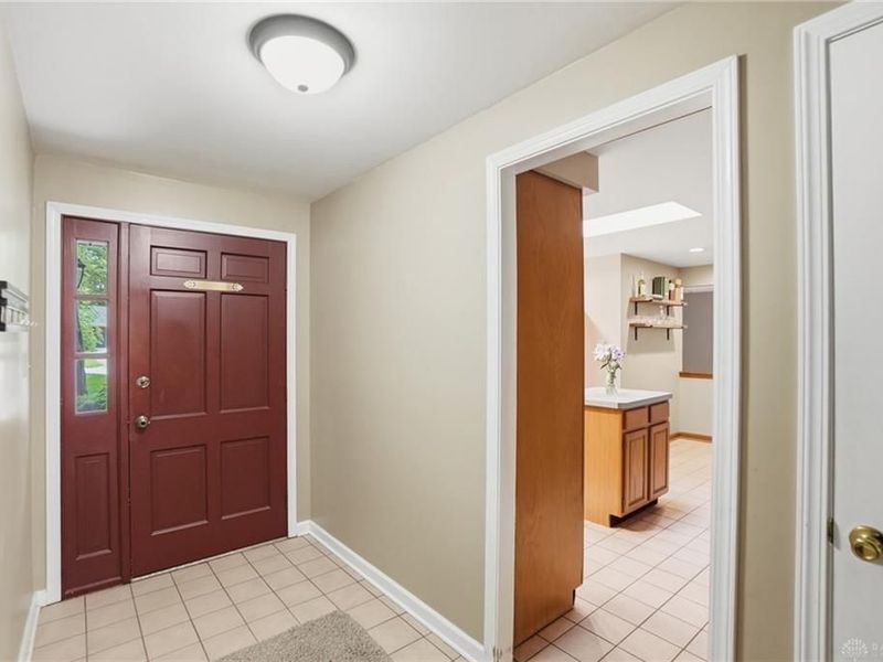 2193 Regent Park Drive, Bellbrook, OH 45305 Photo 4