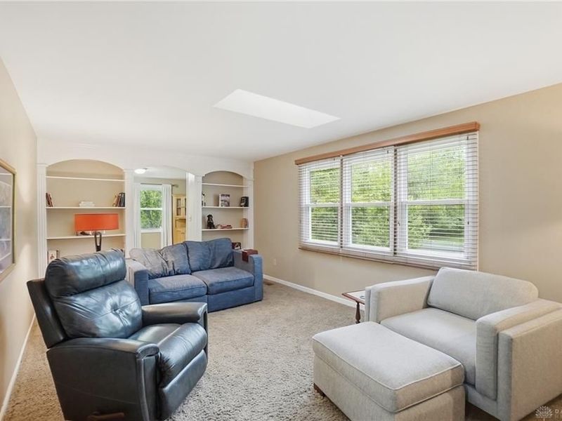 2193 Regent Park Drive, Bellbrook, OH 45305 Photo 5