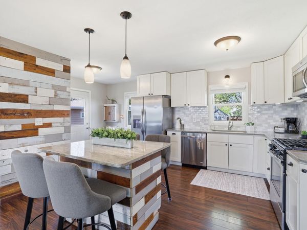 5205 Edgewood Avenue N, Crystal, MN 55428