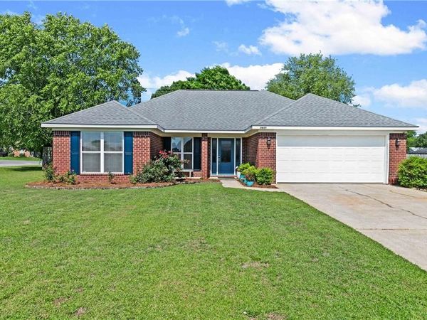 21637 Shadowbrook Street, Robertsdale, AL 36567